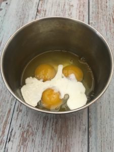 Photo of eggs and heavy cream. 