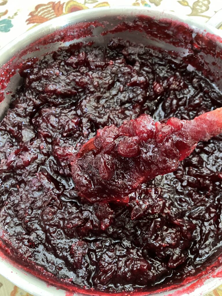 Whole Berry Cranberry Sauce (Homemade Cranberry Sauce)